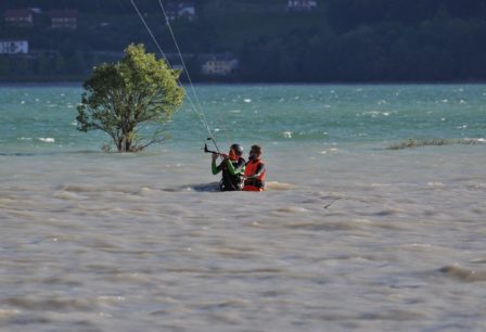 Lezioni di Kitesurf al Lago di Santa Croce alla scuola RideWithUs